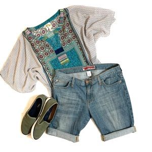 GAP Light wash jean shorts Sz 8